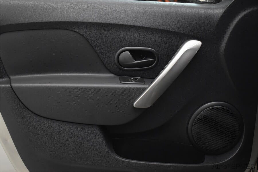 Фото RENAULT Sandero II Рестайлинг с пробегом | №9