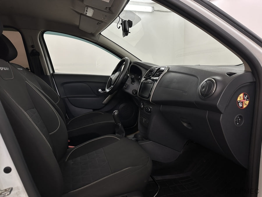 Фото RENAULT Sandero II Рестайлинг с пробегом | №10