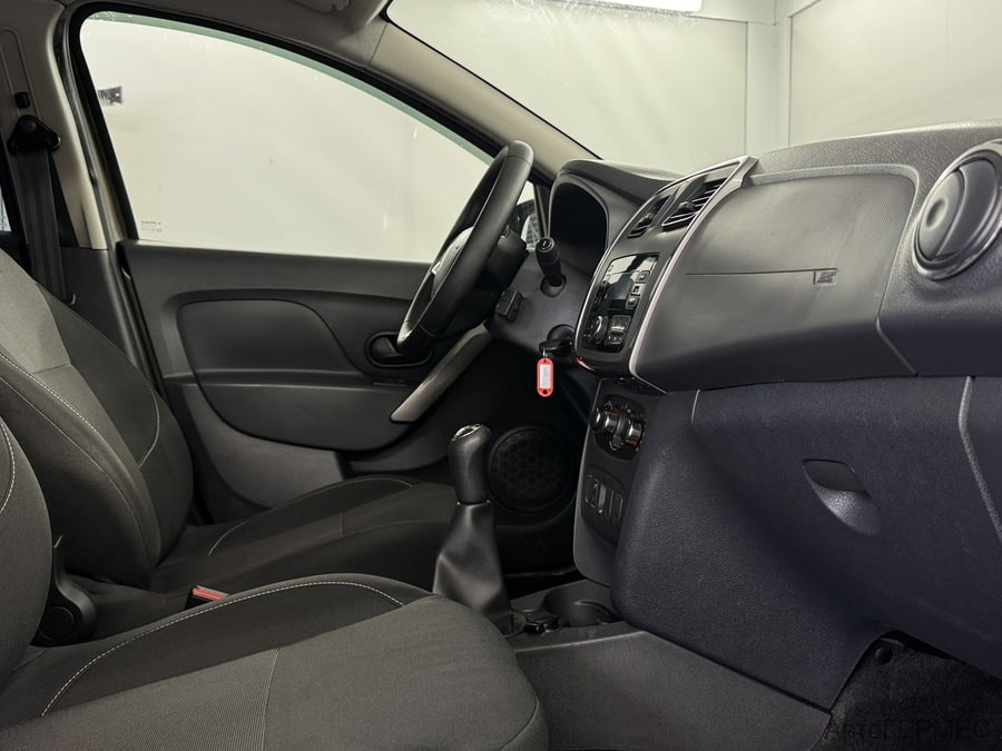 Фото RENAULT Sandero II Рестайлинг с пробегом | №11 Фото RENAULT Sandero II Рестайлинг с пробегом | №11