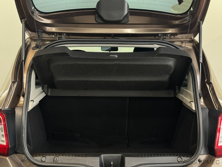 Фото RENAULT Sandero II Рестайлинг с пробегом | №13 Фото RENAULT Sandero II Рестайлинг с пробегом | №13