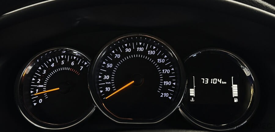 Фото RENAULT Sandero II Рестайлинг с пробегом | №6 Фото RENAULT Sandero II Рестайлинг с пробегом | №6