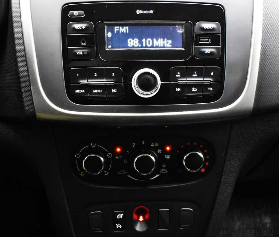 Фото RENAULT Sandero II Рестайлинг с пробегом | №7