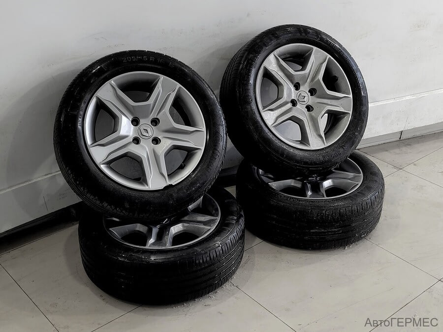 Фото RENAULT Sandero II Рестайлинг с пробегом | №16