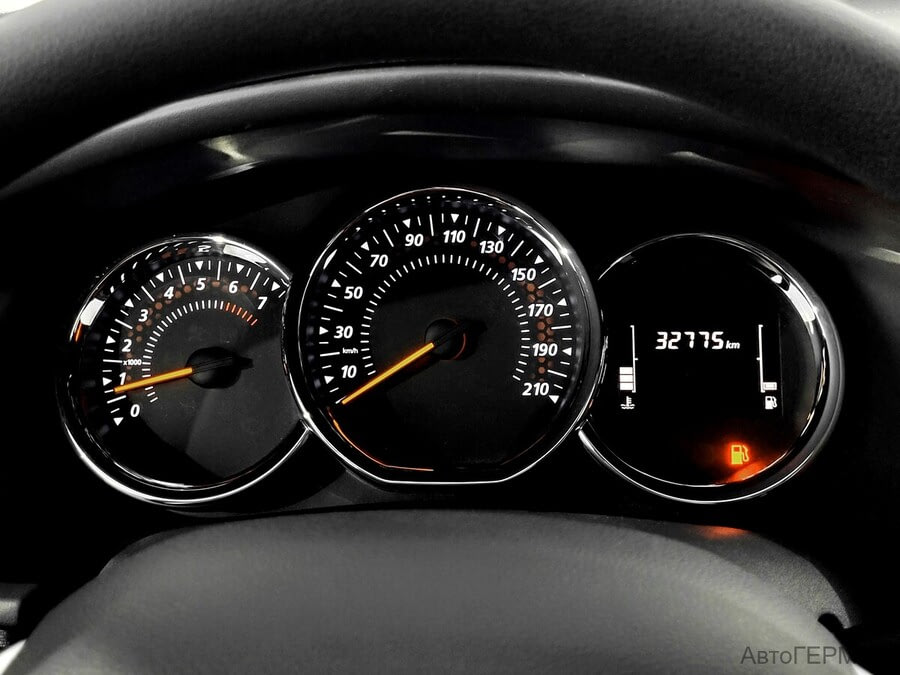 Фото RENAULT Sandero II Рестайлинг с пробегом | №6