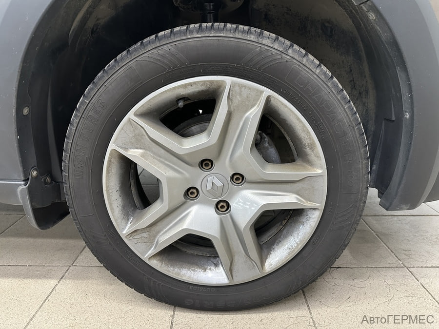 Фото RENAULT Sandero II Рестайлинг с пробегом | №17