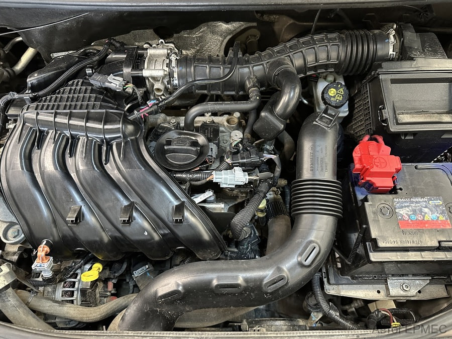 Фото RENAULT Sandero II Рестайлинг с пробегом | №16