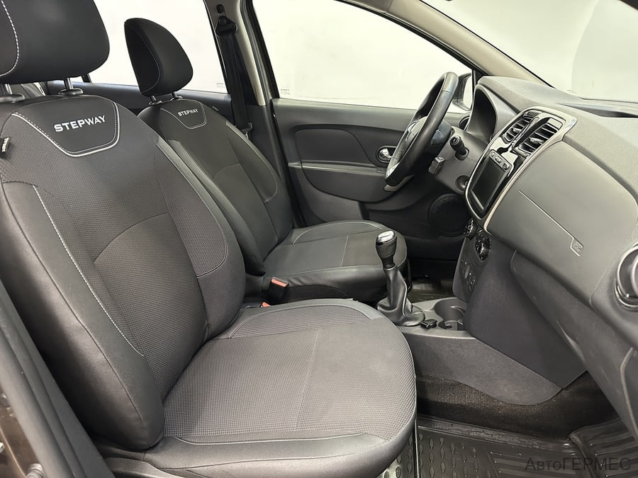 Фото RENAULT Sandero II Рестайлинг с пробегом | №13