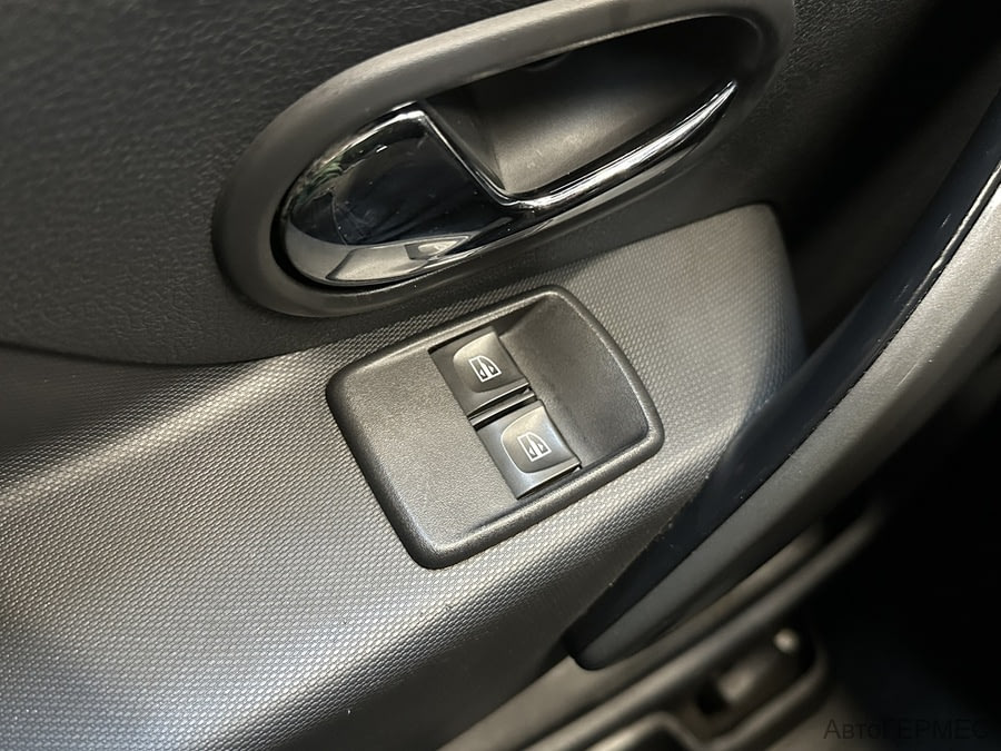 Фото RENAULT Sandero II Рестайлинг с пробегом | №10