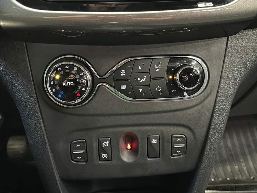 Фото RENAULT Sandero II Рестайлинг с пробегом | №7