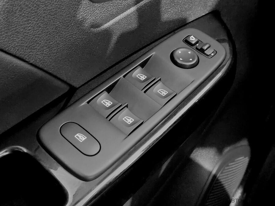 Фото RENAULT Kaptur I РЕЙСТАЙЛИНГ с пробегом | №10