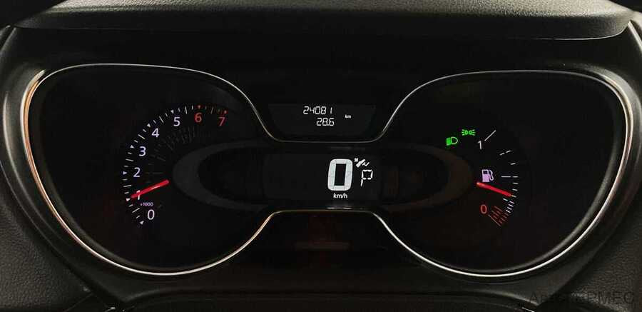 Фото RENAULT Kaptur I РЕЙСТАЙЛИНГ с пробегом | №6