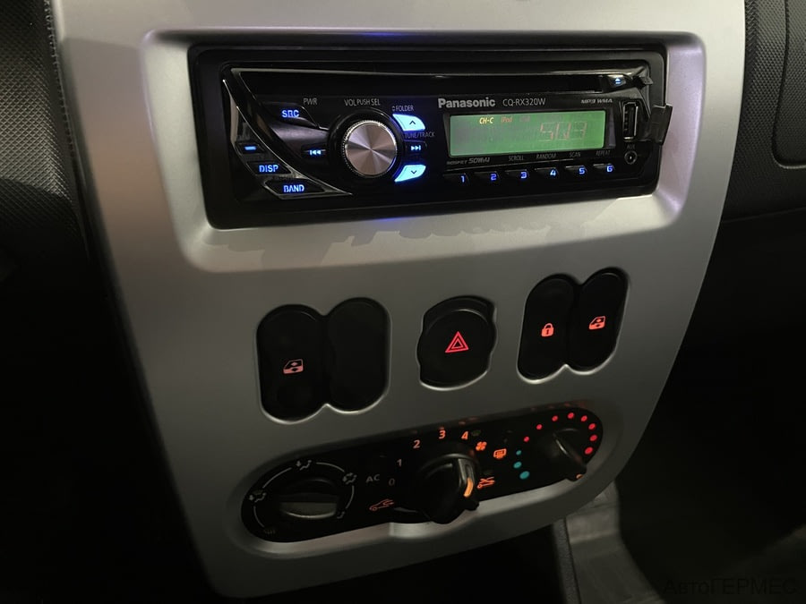 Фото RENAULT Sandero I с пробегом | №7 Фото RENAULT Sandero I с пробегом | №7