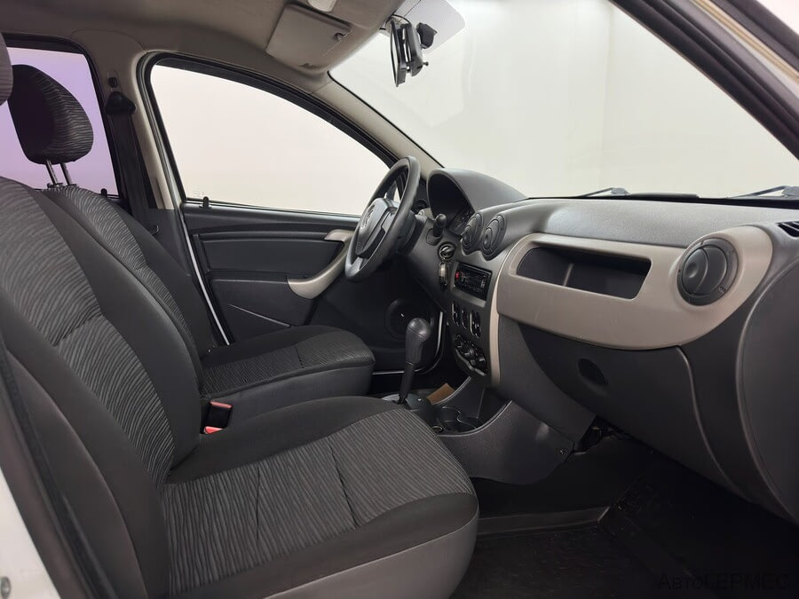 Фото RENAULT Sandero с пробегом | №9