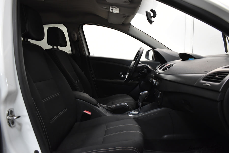 Фото RENAULT Megane III Рестайлинг 2 с пробегом | №11