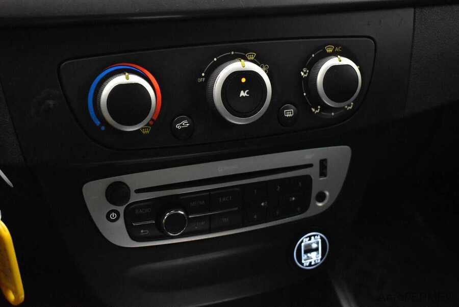 Фото RENAULT Megane III Рестайлинг 2 с пробегом | №7