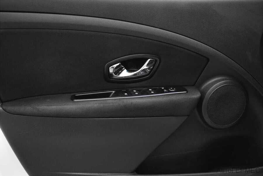 Фото RENAULT Megane III Рестайлинг 2 с пробегом | №10