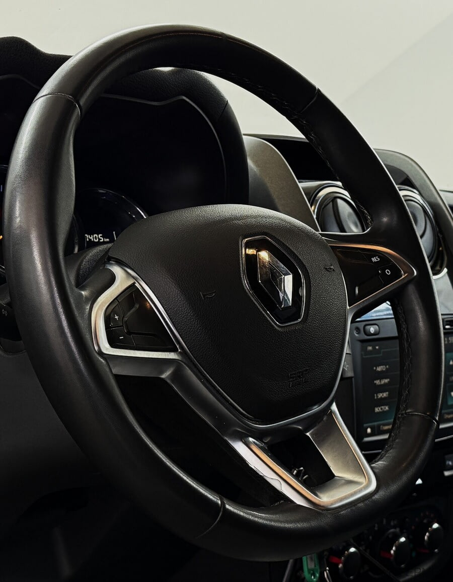 Фото RENAULT Duster I Рестайлинг с пробегом | №11