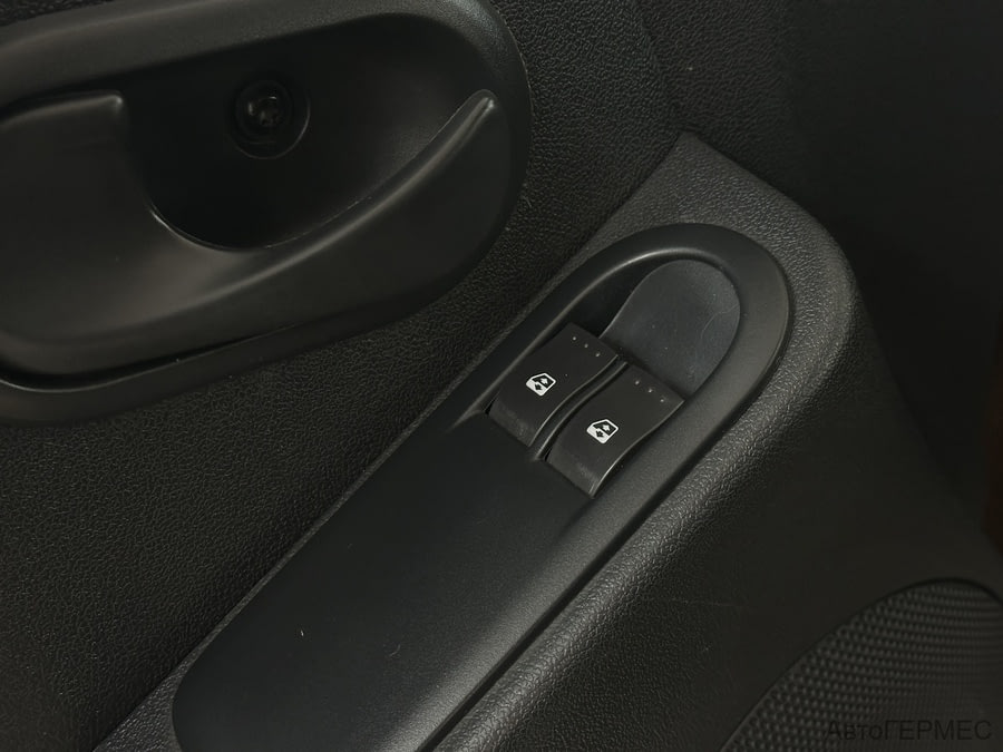 Фото RENAULT Duster I с пробегом | №8