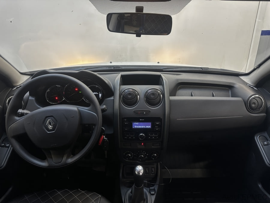 Фото RENAULT Duster I Рестайлинг с пробегом | №5