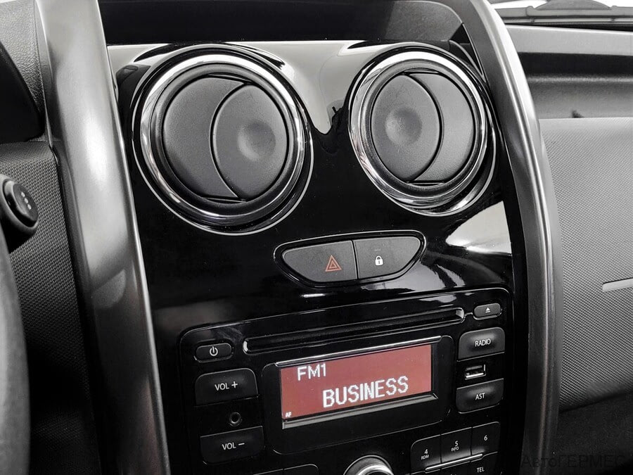 Фото RENAULT Duster I Рестайлинг с пробегом | №7