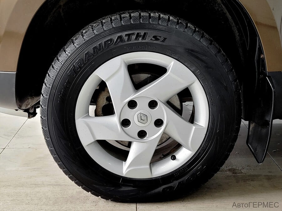 Фото RENAULT Duster I Рестайлинг с пробегом | №15