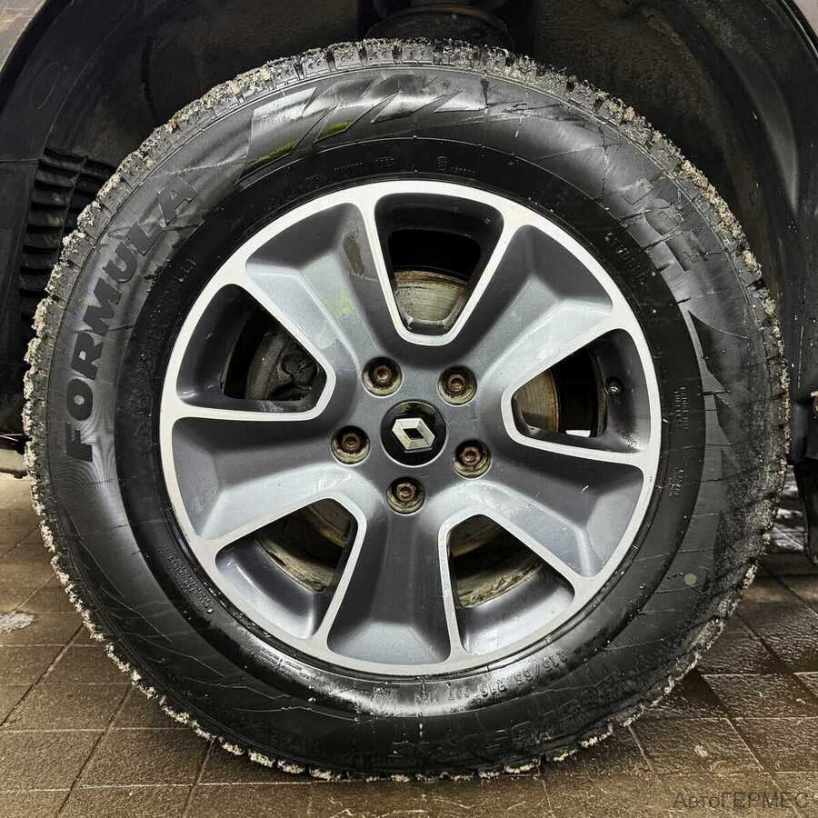 Фото RENAULT Duster I Рестайлинг с пробегом | №17 Фото RENAULT Duster I Рестайлинг с пробегом | №17