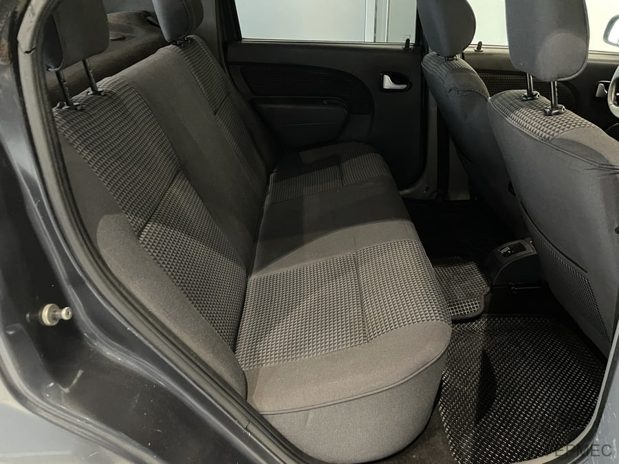 Фото RENAULT Logan I с пробегом | №11 Фото RENAULT Logan I с пробегом | №11