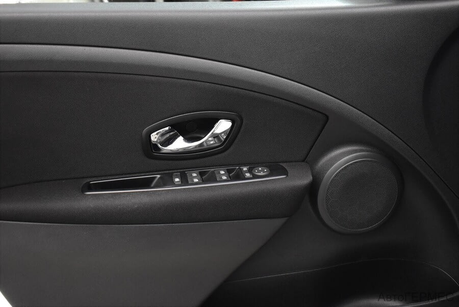 Фото RENAULT Fluence I Рестайлинг с пробегом | №9