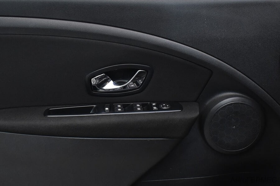 Фото RENAULT Fluence I Рестайлинг с пробегом | №10