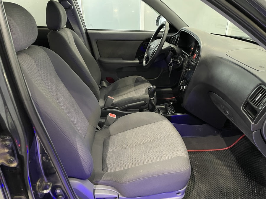 Фото HYUNDAI Elantra III (XD2) Рестайлинг с пробегом | №12