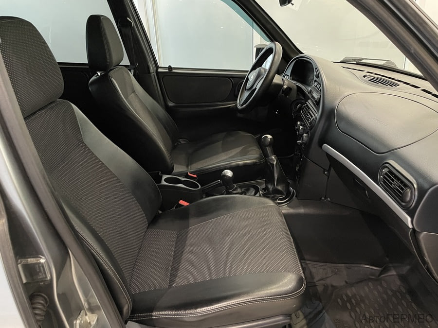 Фото Chevrolet Niva I Рестайлинг с пробегом | №11 Фото Chevrolet Niva I Рестайлинг с пробегом | №11