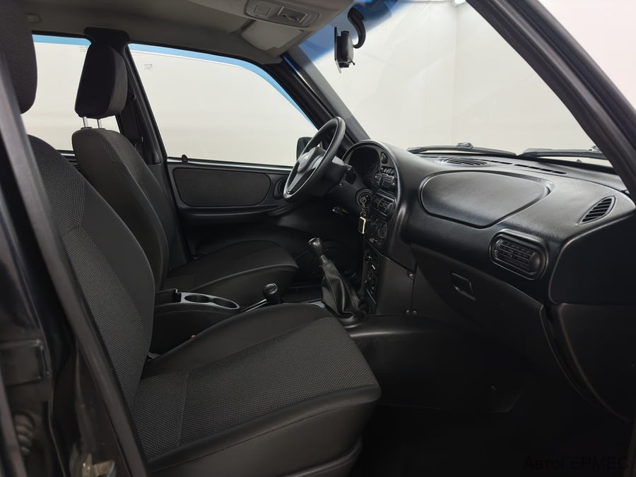 Фото Chevrolet Niva I Рестайлинг с пробегом | №9 Фото Chevrolet Niva I Рестайлинг с пробегом | №9