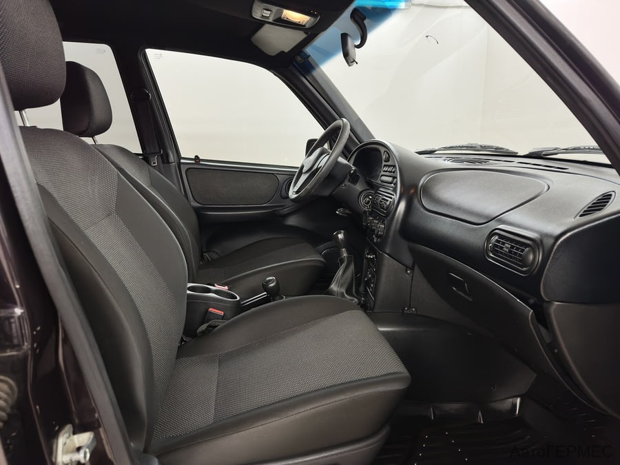 Фото Chevrolet Niva I Рестайлинг с пробегом | №10 Фото Chevrolet Niva I Рестайлинг с пробегом | №10