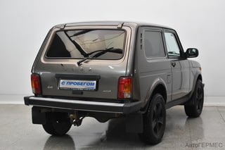 Фото LADA Niva 2121 I Рестайлинг с пробегом Фото LADA Niva 2121 I Рестайлинг с пробегом