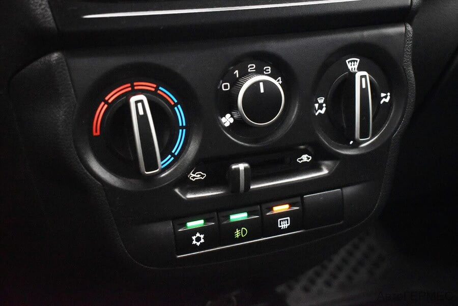 Фото LADA Granta I Рестайлинг с пробегом | №7 Фото LADA Granta I Рестайлинг с пробегом | №7