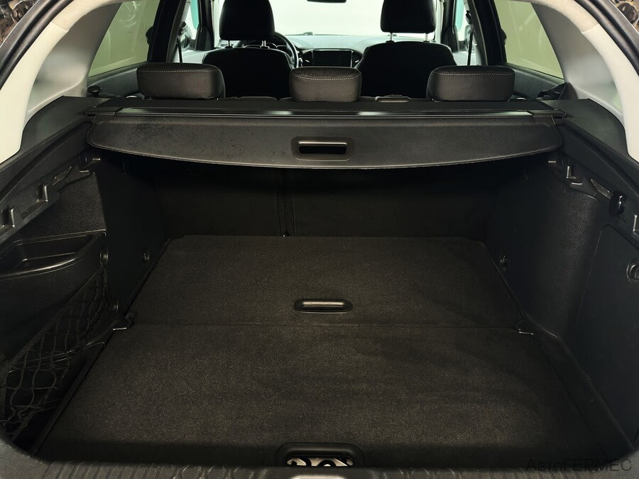 Фото LADA VESTA SW CROSS I Vesta SW Cross с пробегом | №13