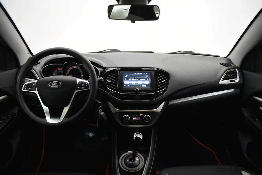Фото LADA VESTA SW CROSS I Vesta SW Cross с пробегом | №5