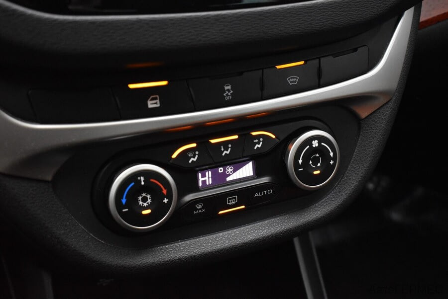 Фото LADA VESTA SW CROSS I Vesta SW Cross с пробегом | №7