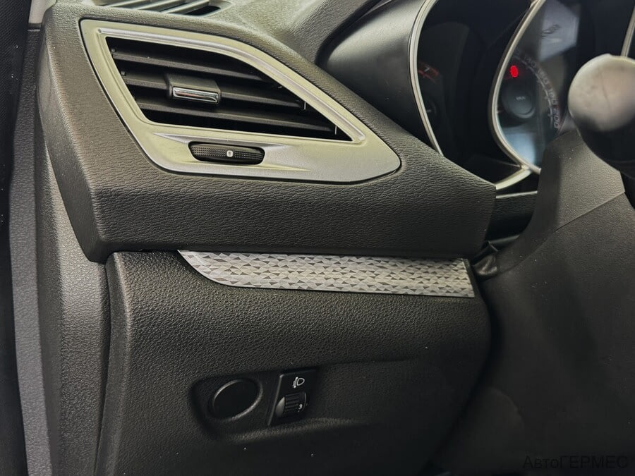 Фото LADA VESTA CROSS I с пробегом | №10