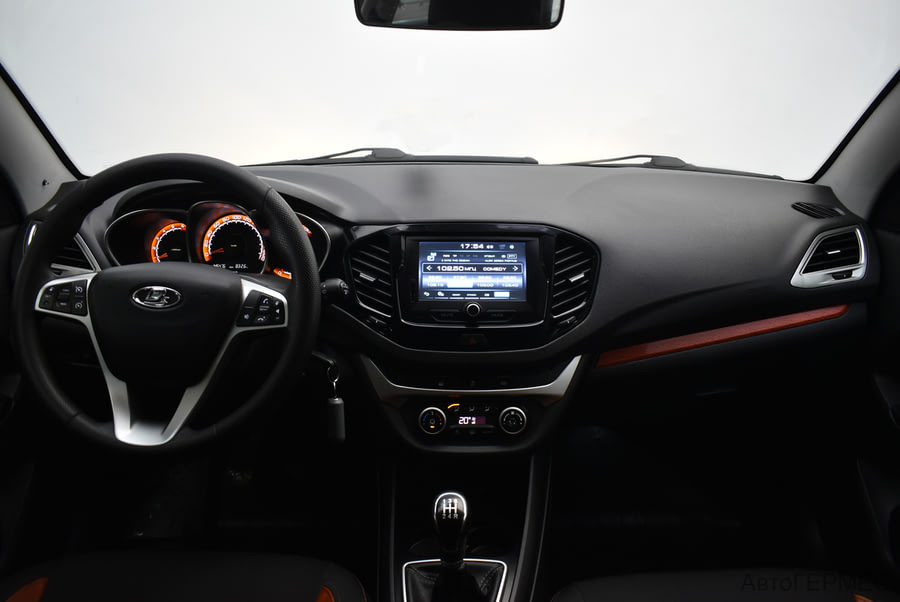 Фото LADA VESTA SW CROSS I Vesta SW Cross с пробегом | №5