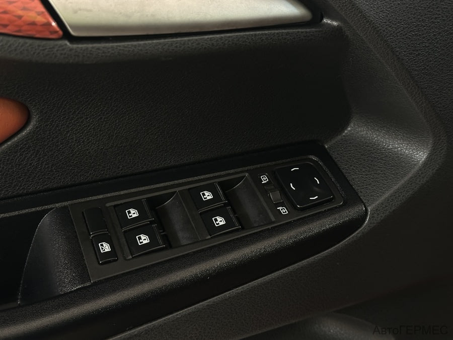 Фото LADA VESTA CROSS I с пробегом | №9 Фото LADA VESTA CROSS I с пробегом | №9