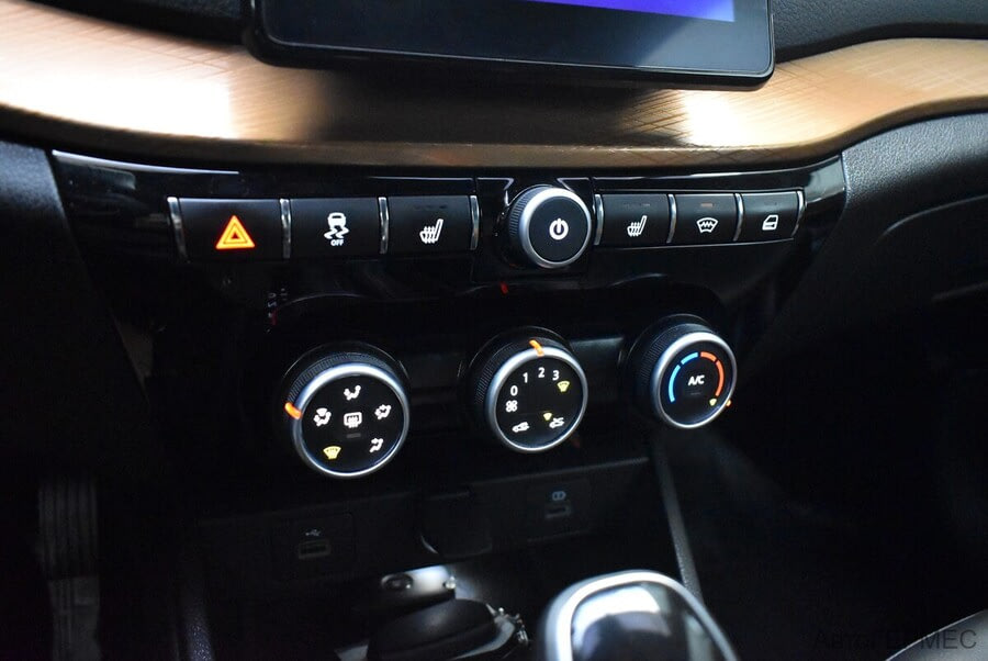 Фото LADA VESTA SW CROSS I Рестайлинг с пробегом | №9