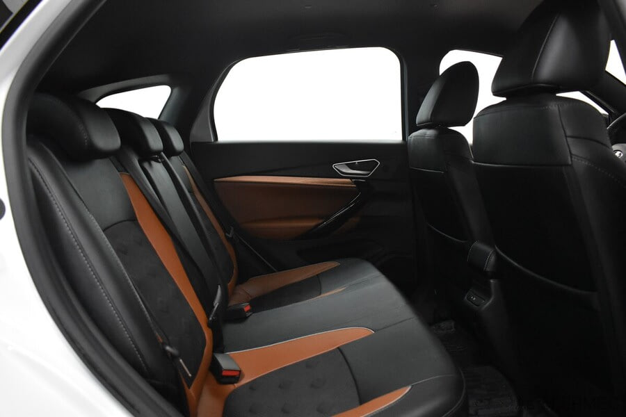 Фото LADA VESTA SW CROSS I Рестайлинг с пробегом | №12