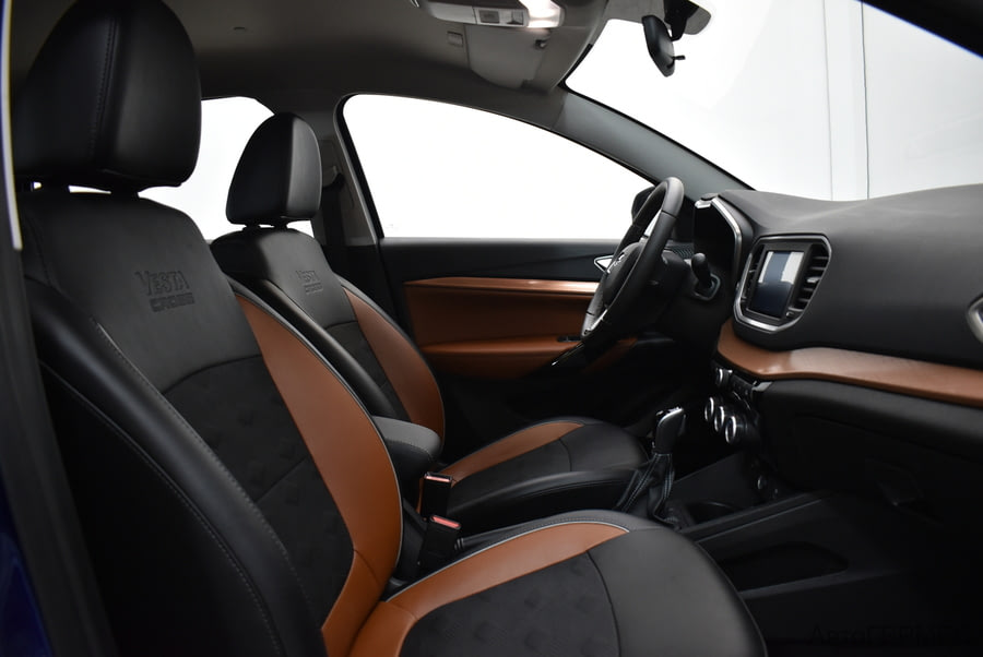 Фото LADA VESTA SW CROSS I Рестайлинг с пробегом | №11