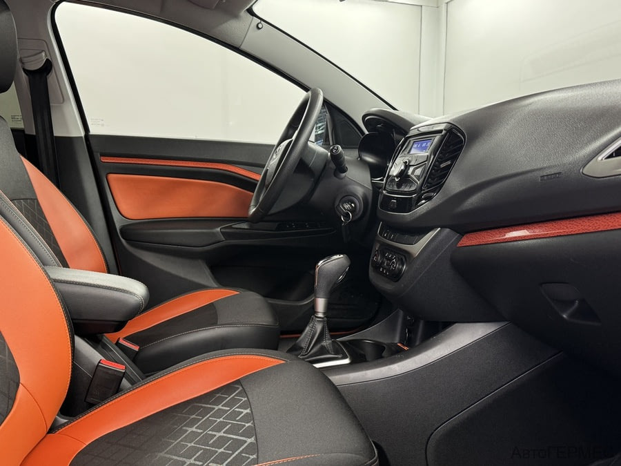 Фото LADA Vesta I Рестайлинг с пробегом | №11