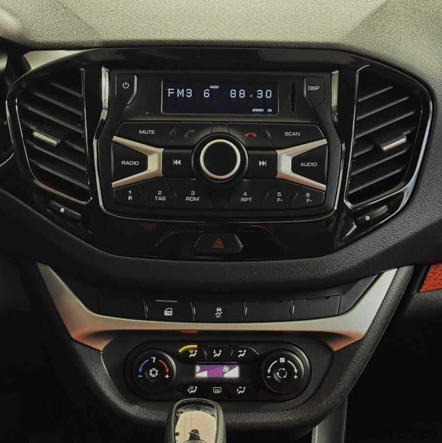 Фото LADA Vesta I Рестайлинг с пробегом | №7