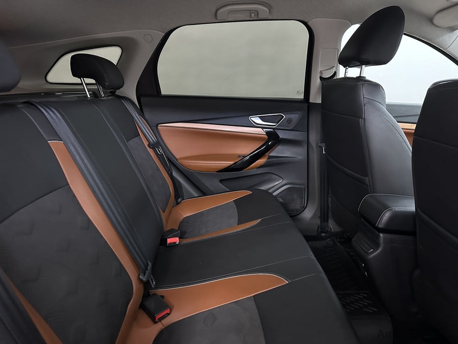 Фото LADA VESTA SW CROSS I Рестайлинг с пробегом | №11