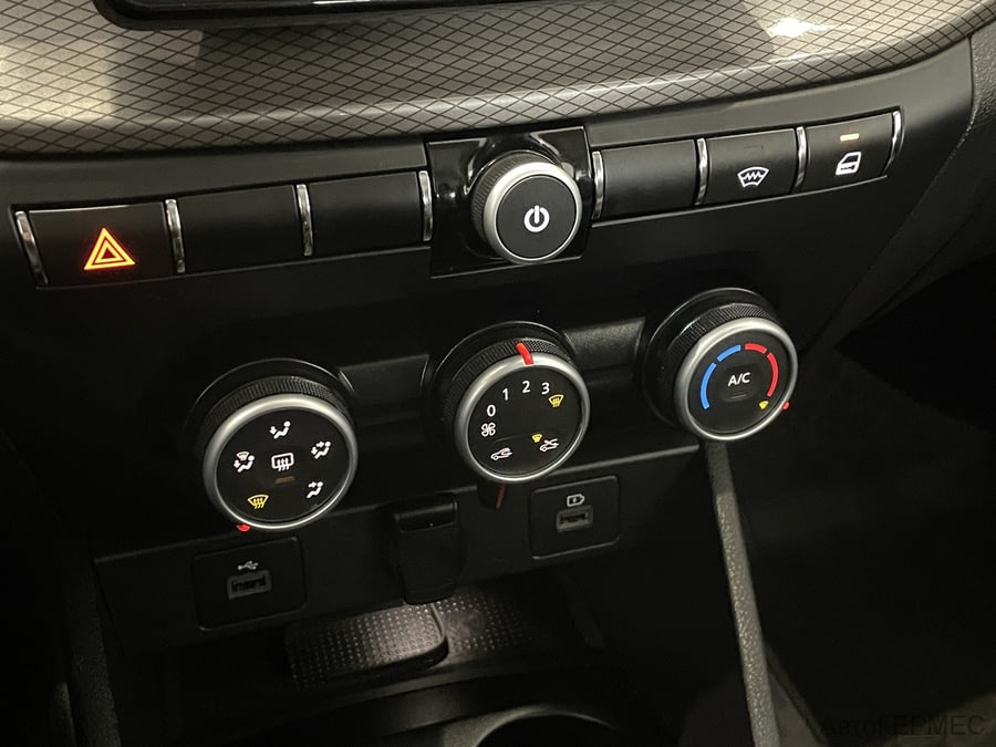 Фото LADA Vesta I Рестайлинг с пробегом | №7 Фото LADA Vesta I Рестайлинг с пробегом | №7