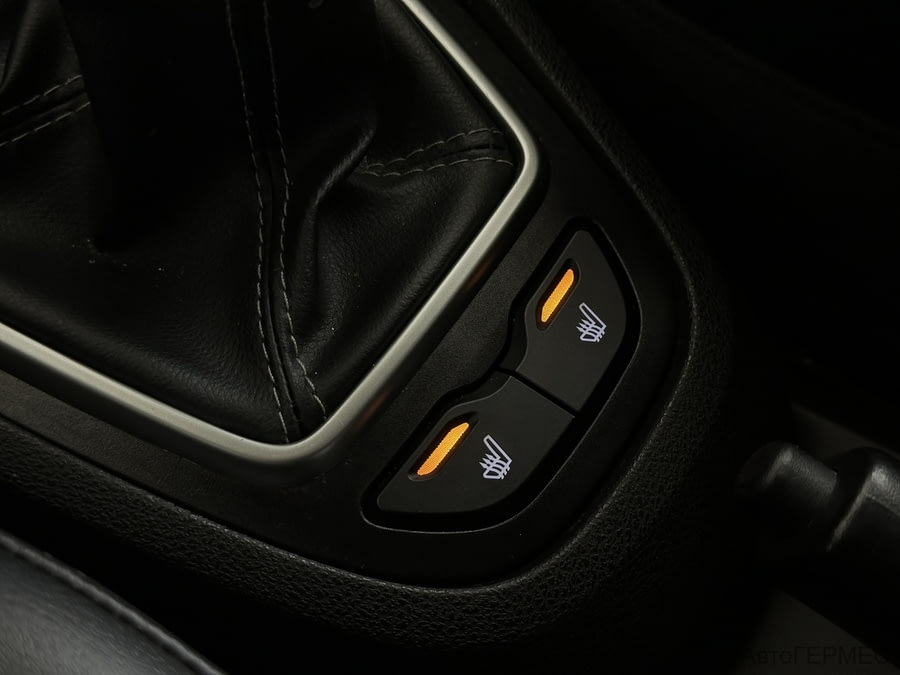 Фото LADA Vesta I Рестайлинг с пробегом | №8 Фото LADA Vesta I Рестайлинг с пробегом | №8