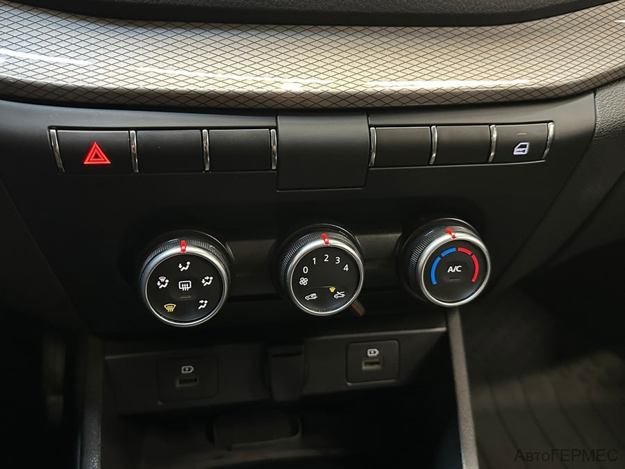 Фото LADA Vesta I Рестайлинг с пробегом | №7